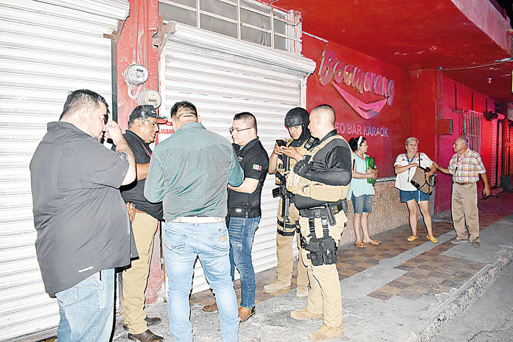 Clausuran dos bares Zócalo