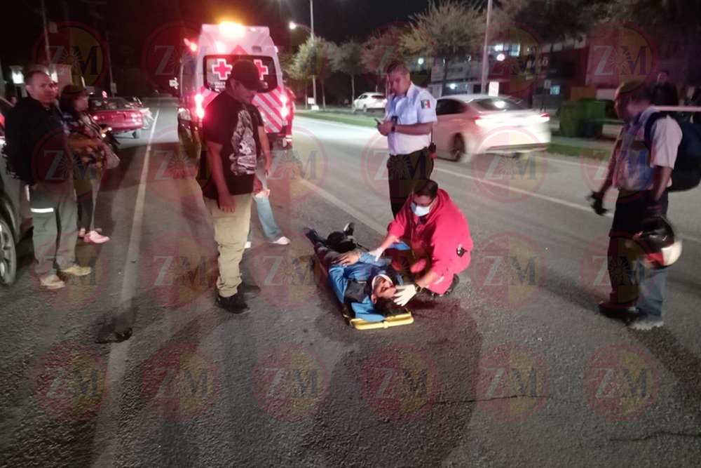 Choque entre auto y moto deja dos heridos graves - Zócalo