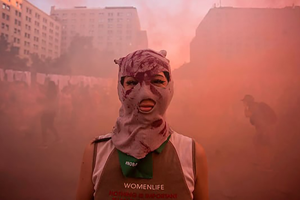 Cientos de chilenas marchan contra la violencia machista al grito de ...