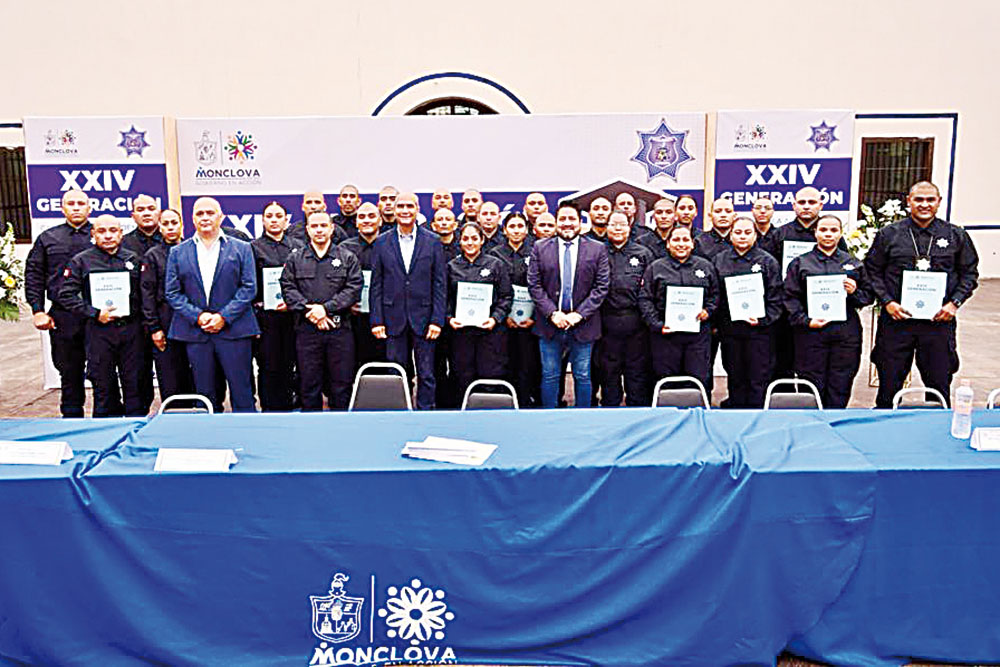 Egresan 32 elementos de la Academia de Policía - Zócalo