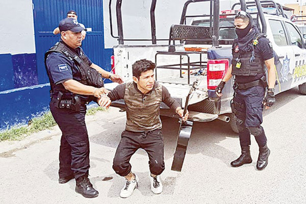 Un exhibicionista que mostraba sus partes íntimas, fue detenido en el bulevar Pape