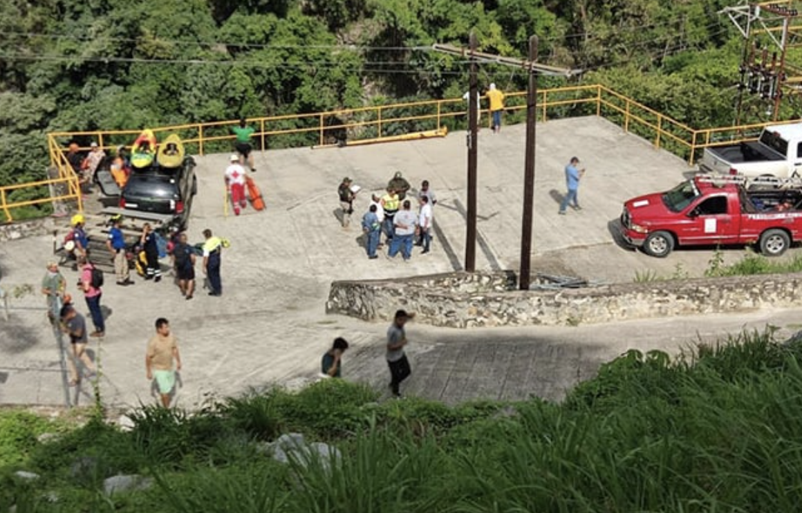 Guía turístico muere al caer de tirolesa a 50 metros de altura en la ...