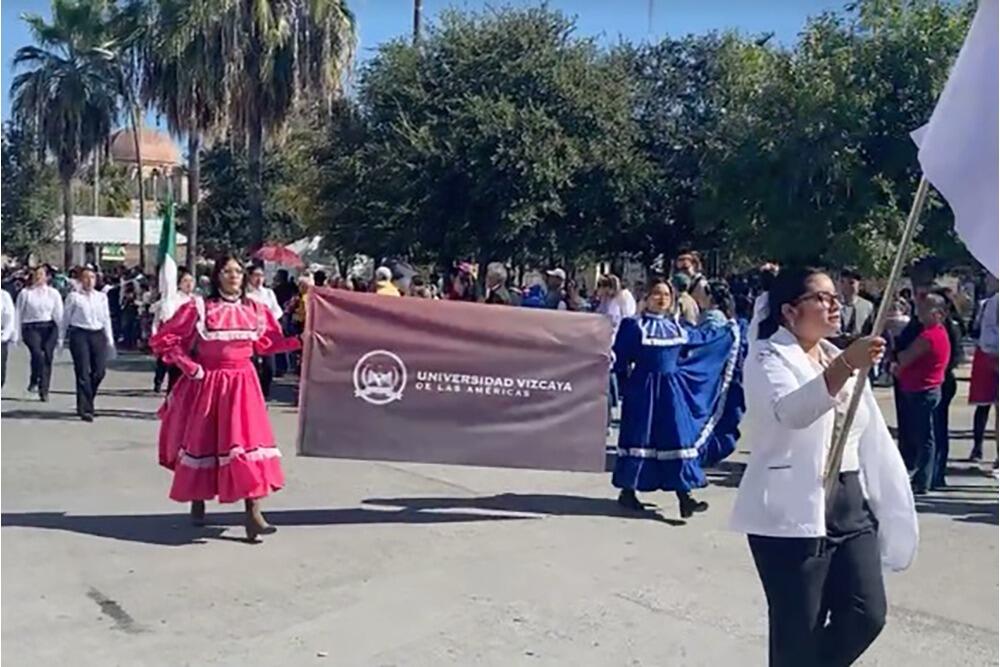 Participan 3 mil en Desfile Revolucionario en Monclova