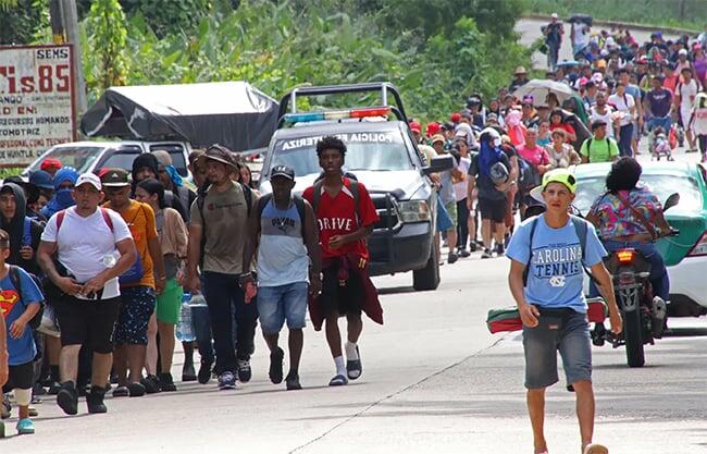 Caravanas migrantes se multiplican en las fronteras de México antes de la llegada de Trump