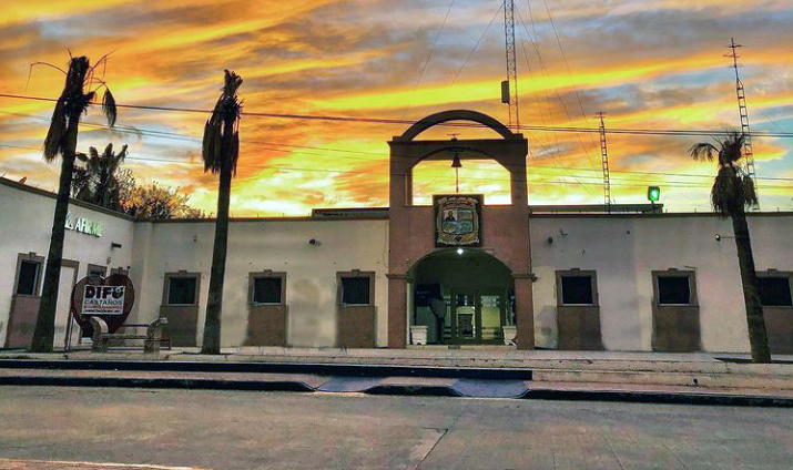 El 8 de febrero de 1990, se erige como ciudad la Villa de Castaños.