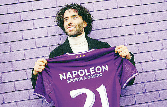 El club Anderlecht de Bélgica hizo oficial el fichaje de César 