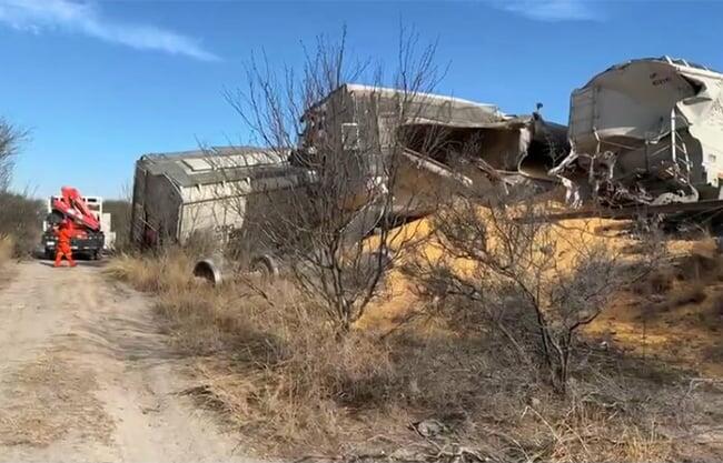 Según los primeros informes, las góndolas se salieron de las vías debido de una falla sobre el sistema de rodamiento.