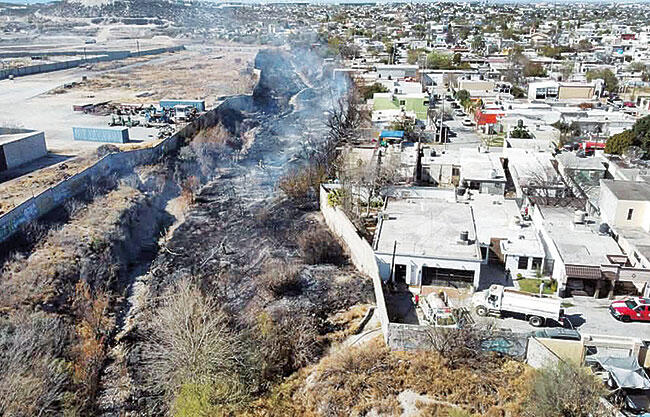 Amenaza a familias incendio en Ciudad Deportiva