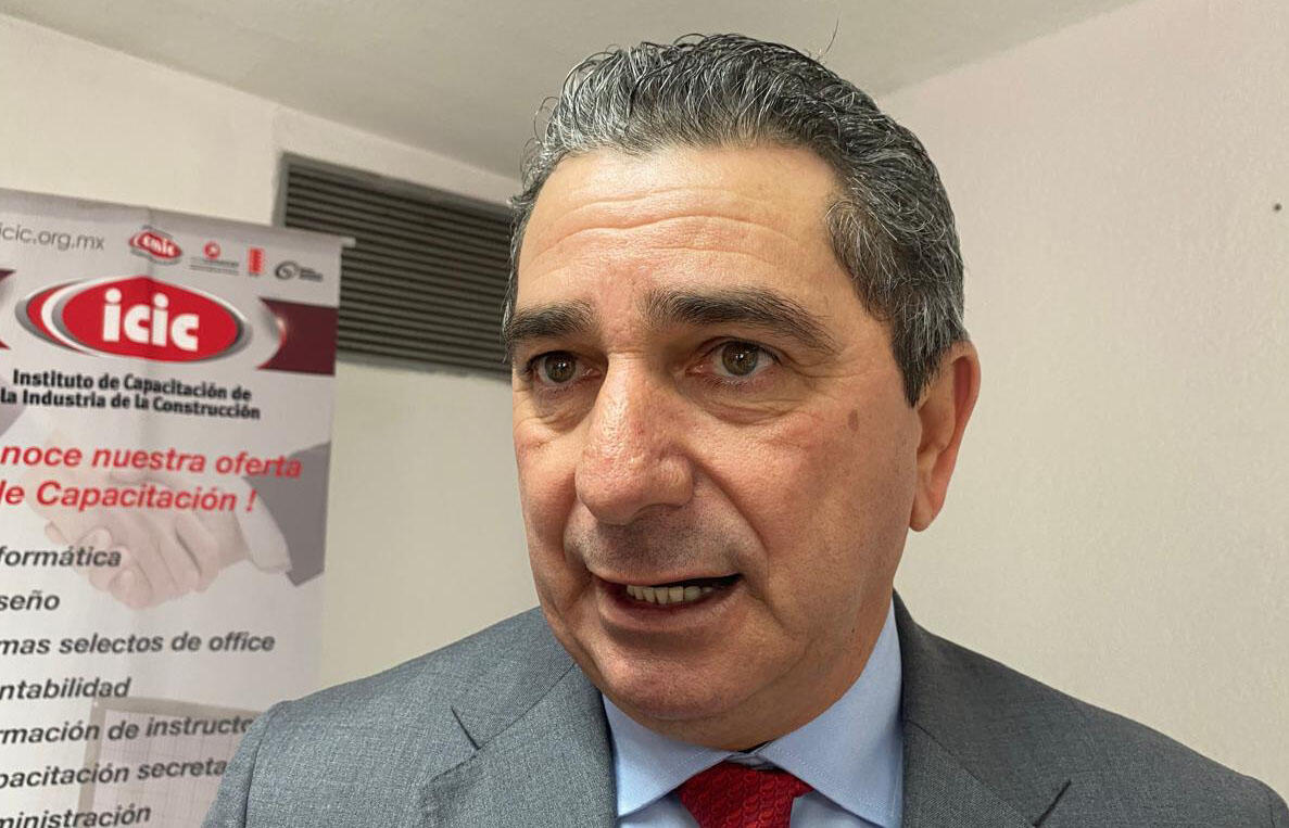 Las empresas constructoras de Monclova deben de reinventarse, no se pueden basar en la estrategia de que reabra Altos Hornos de México, señaló el v