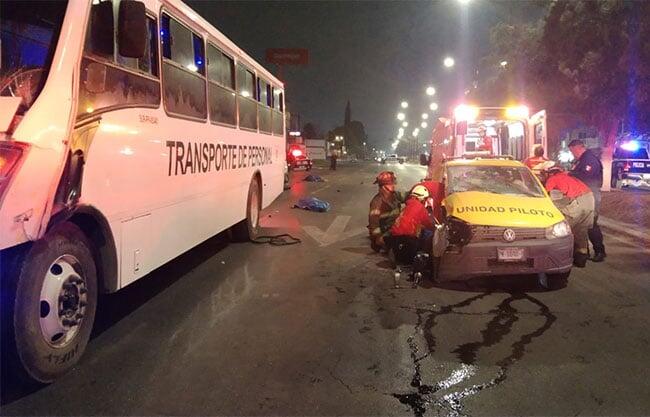 Fuerte choque en Ramos entre camioneta y transporte de personal deja ...