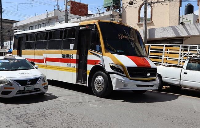 Usuarios del transporte urbano inconformes; Congreso del Estado pide a concesionarios mejorar el servicio