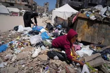 La ONU y la mayoría de los grupos humanitarios, así como el director ejecutivo del grupo, que ya renunció, se oponen.