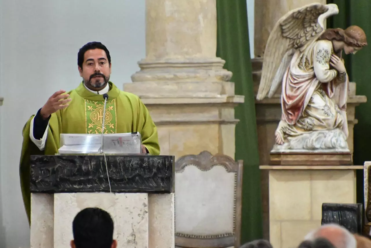  Iglesia se suma al llamado por la paz tras bombardeos.