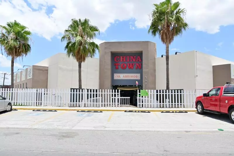  El comerciantes Arturo Valdés dijo que las tiendas chinas venden muy barato porque no pagan impuestos y no tienen asegurados a sus trabajadores.