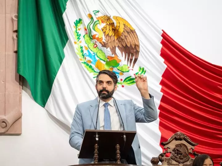  Diputados de Morena aseguraron que a Torreón lo gobierna un pequeño ‘príncipe’ enojado, además de atentar contra el régimen democrático, vi
