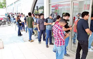En total ofertaron 45 vacantes para operarios, técnicos y profesionistas.