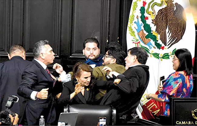 Escalaría altercado entre ‘Alito’ Moreno y Fernández Noroña a la búsqueda de desafuero del priísta.