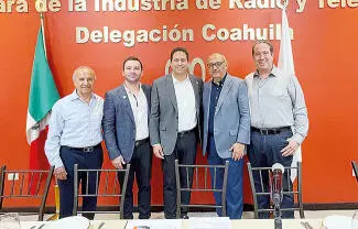 El alcalde Javier Díaz González se reunió ayer con los concesionarios de la Cámara de la Industria de la Radio y la Televisión (CIRT) Delegación