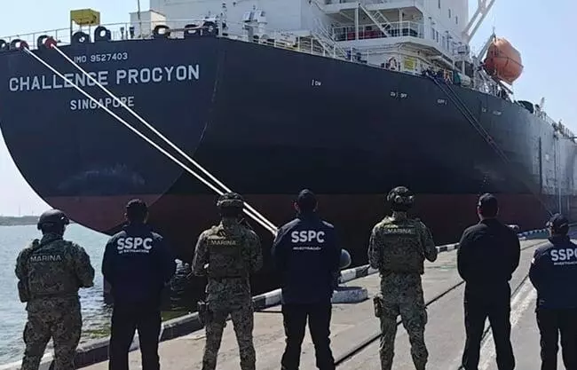 Harfuch confirmó detención de Vicealmirante por huachicol; dijo que arrestaron a empresarios por caso ligado a megadecomiso en Tamaulipas.