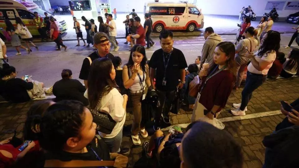 El sismo tuvo lugar a las 9:59 de la noche hora local del martes cerca de la ciudad de Bogo, también se activó una alerta por un posible tsunami, ad