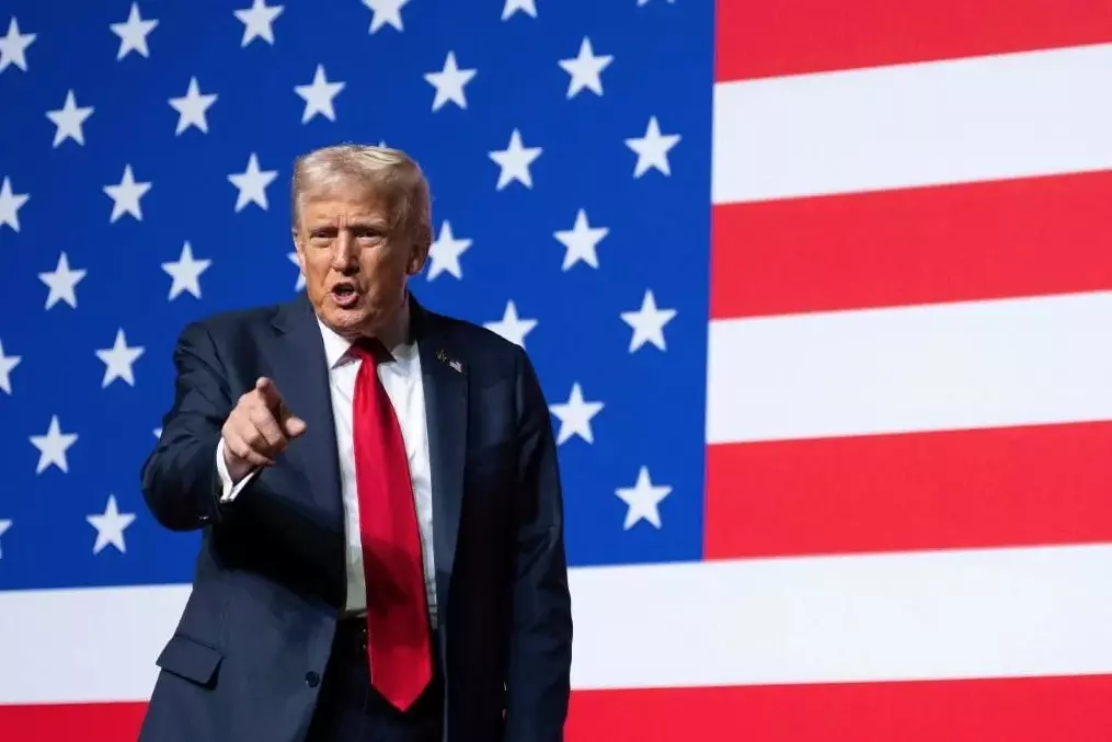 El Presidente Donald Trump notificó al Congreso que EU está en un 'conflicto armado' con cárteles de la droga, según aviso obtenido por NYT.