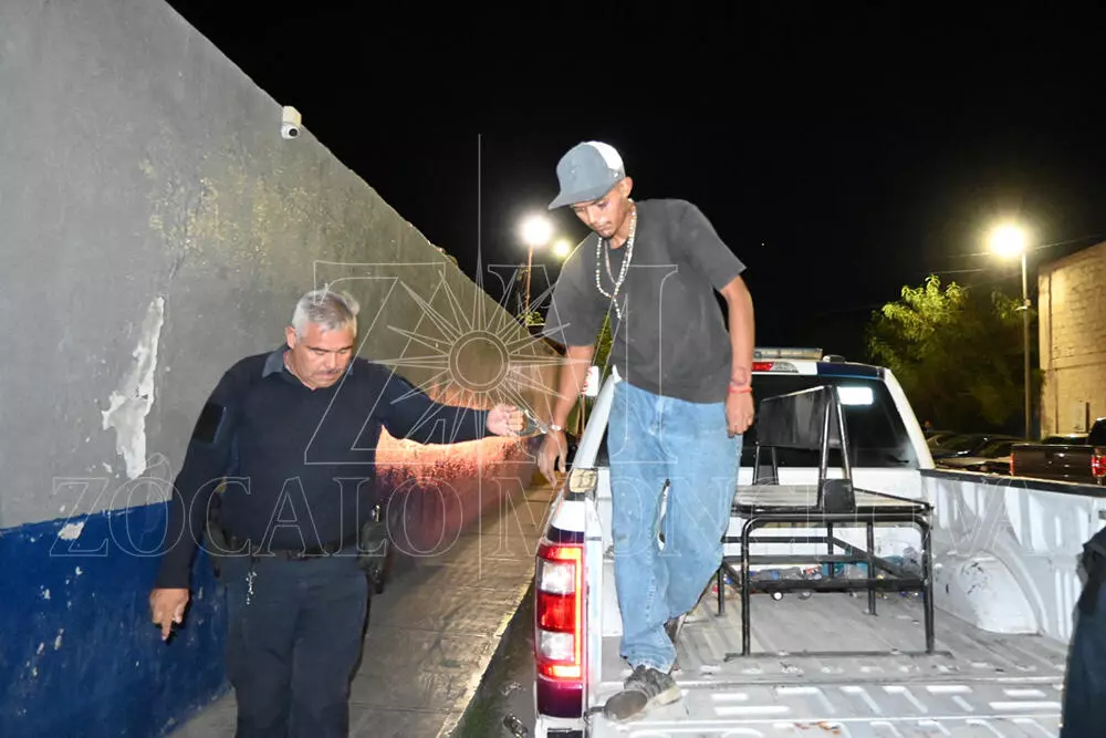 De acuerdo con el reporte, el individuo ingresó en repetidas ocasiones al establecimiento, recorriendo los pasillos sin realizar ninguna compra.