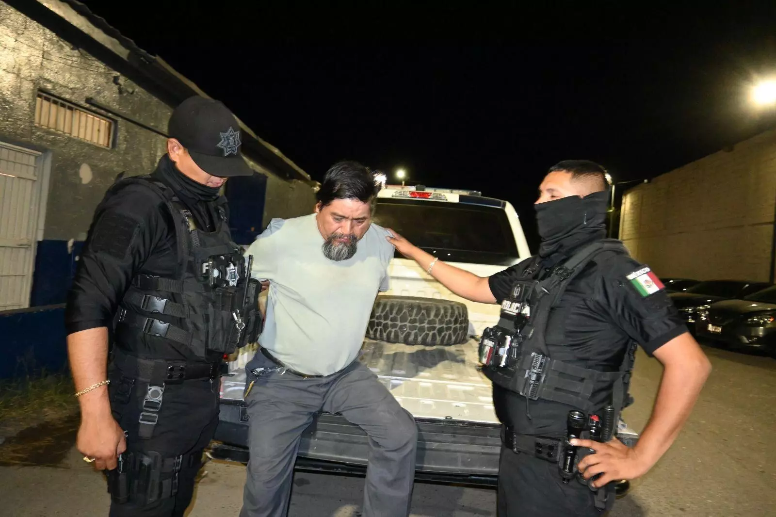 Su propia familia solicitó el apoyo de las autoridades debido a que Raúl Fernando se encontraba alterando el orden dentro del domicilio.