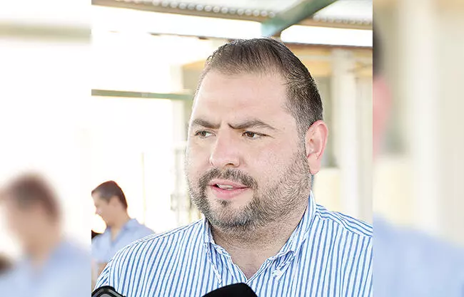 Abraham Segundo González Ruiz, director de Servicios Educativos en la Región Centro, destacó los avances en la seguridad de las escuelas