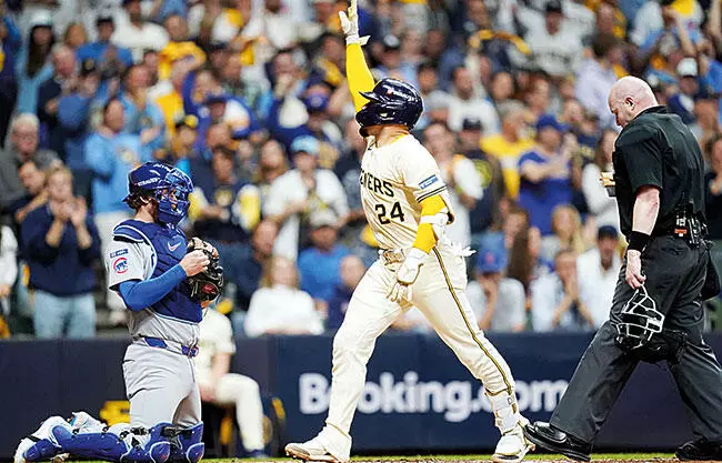 Milwaukee aprovechó su condición de local se puso 2-0 arriba en la Serie Divisional de la Liga Nacional