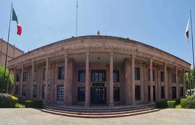 Otorgar un margen de 15 días permite una mejor coordinación entre los poderes del Estado