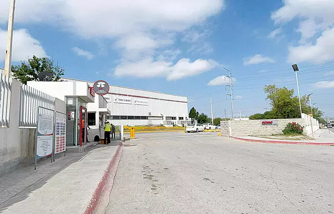 Algunas compañías apuestan por nuevas líneas de producción mientras otras suspenden pedidos a la espera de las negociaciones del T-MEC