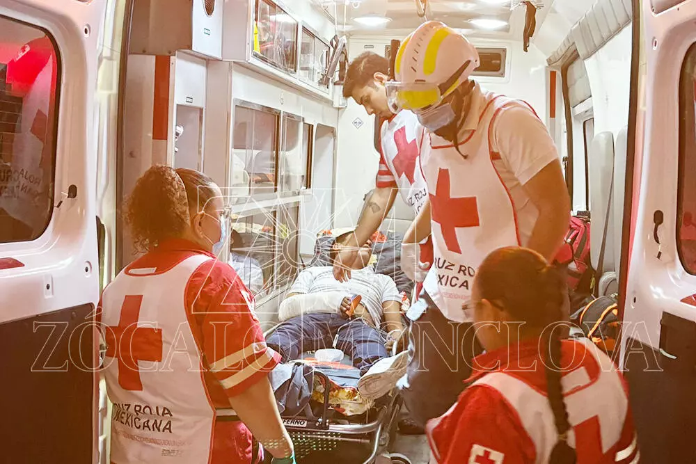 El hombre terminó tendido frente a su templo, en la colonia Hipódromo, pero alcanzó a transmitir en sus redes alertando a sus seguidores.