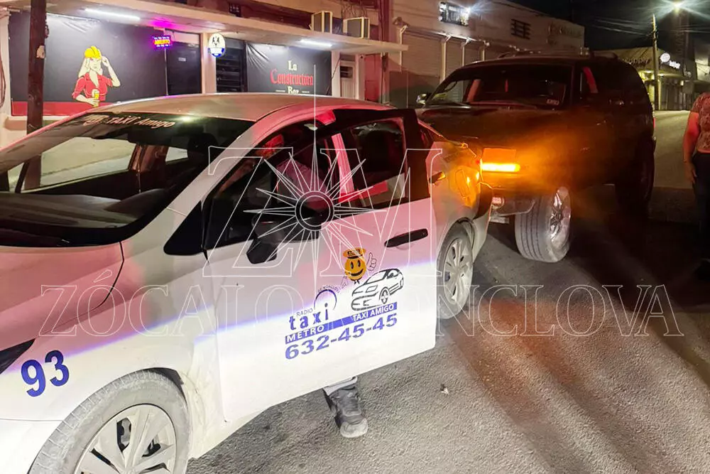 La mujer no guardó la distancia y terminó contra la parte trasera de la unidad de alquiler.
