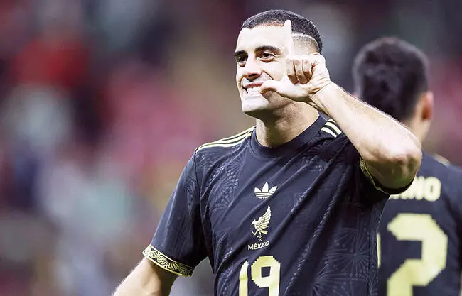 El partido entre México y Ecuador comenzó con un grito de gol Tricolor y finalizó con otro grito, el de “Fuera Aguirre”.