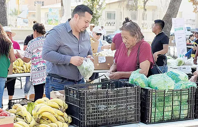 Ofrecen productos de primera necesidad a bajo costo