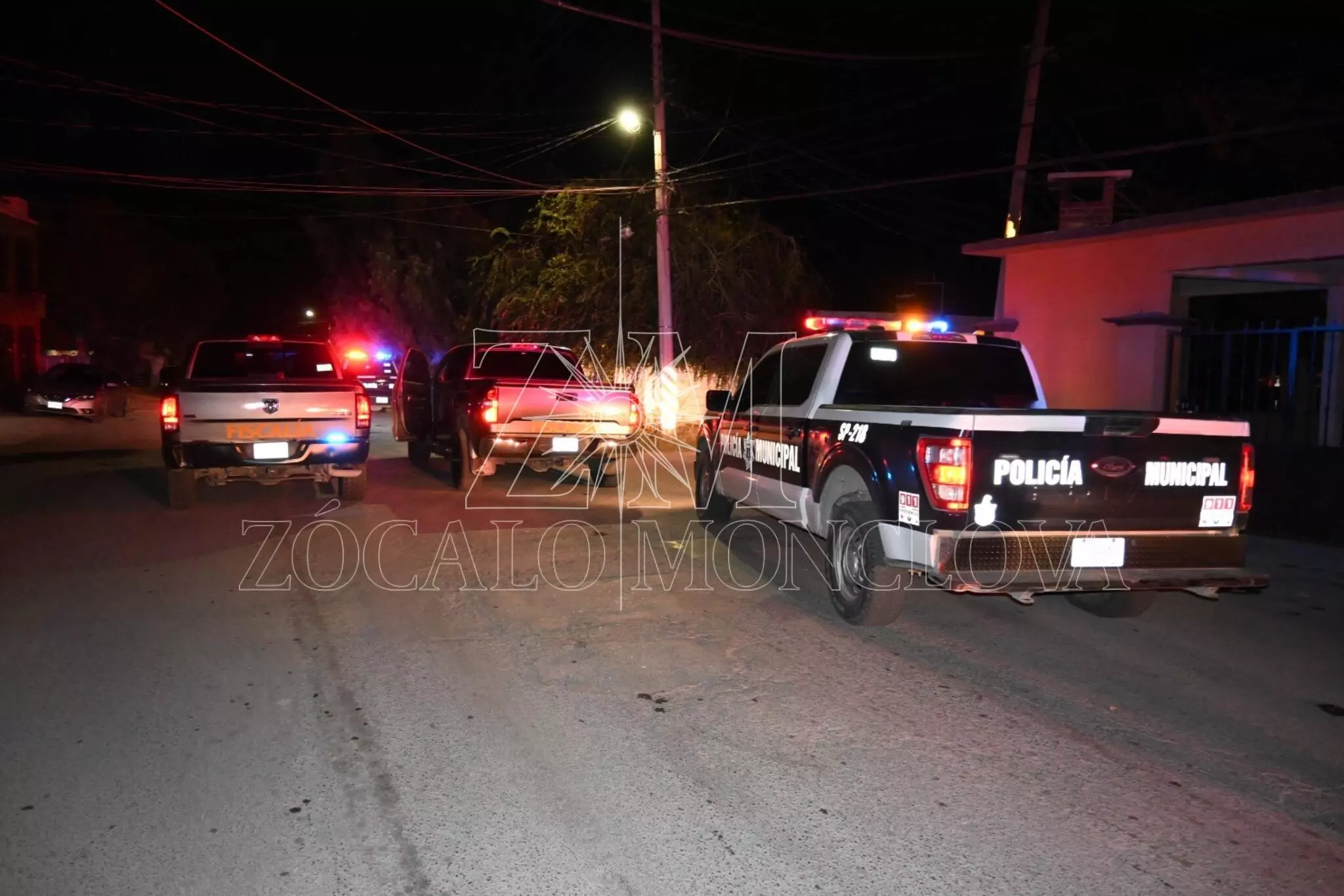A pesar de que elementos de Seguridad Pública realizaron un recorrido por las calles aledañas, el presunto asaltante logró escabullirse, aprovechan