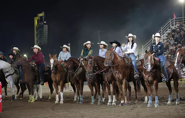 La gran fiesta vaquera arrancó de manera espectacular este viernes con la asistencia de miles de personas a las actividades.