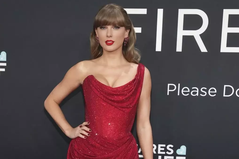 Taylor Swift donó 100 mil dólares a Lilah, niña con cáncer cerebral, e inspira a fans a sumarse con donaciones de 13 dólares cada una.