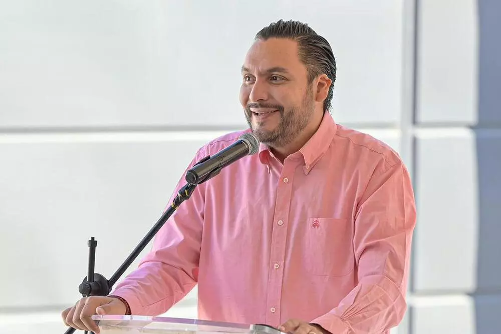 El alcalde de Monclova, Carlos Fernando Villarreal Pérez, dijo que vienen buenos meses para la ciudad porque la empresa Dual cerrará el año con 800