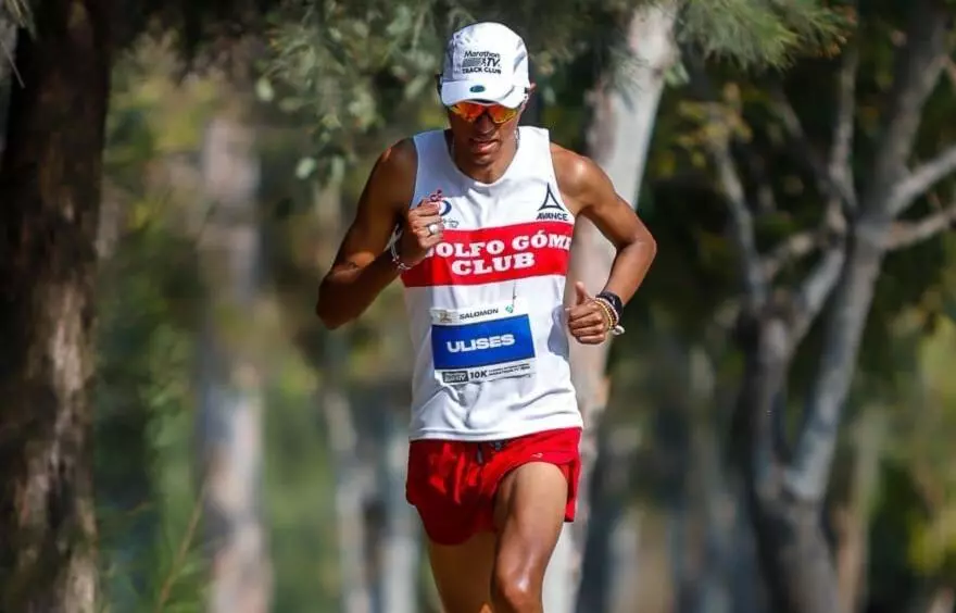 Ulises Adrián Loza Cruz, joven monclovense ganador del medio maratón 21K de Monclova, tiene la meta de participar en los Juegos Olímpicos de Los Á