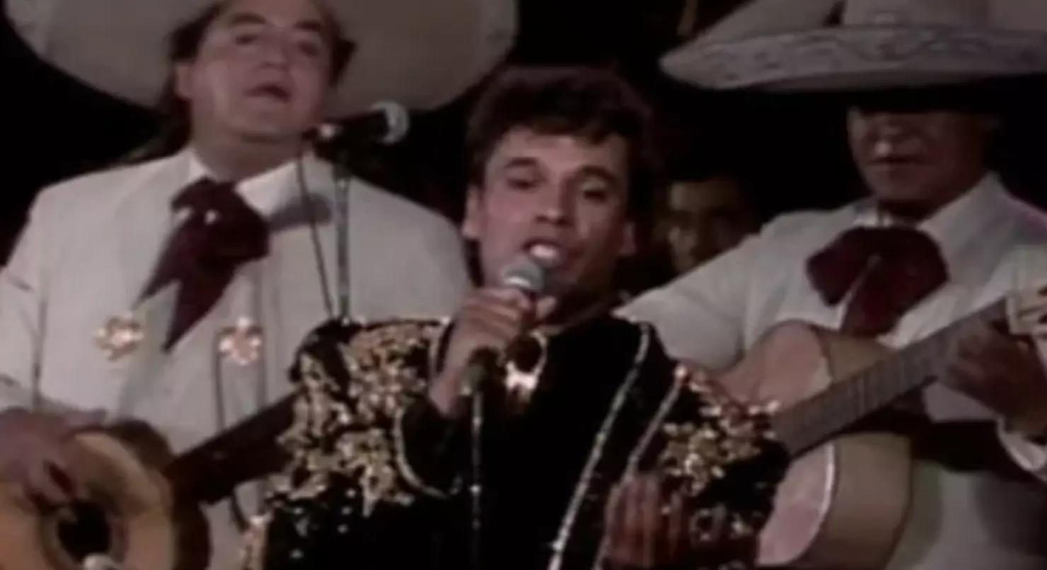 ¡Aparta la fecha! Netflix anunció que el icónico concierto de 'El Divo de Juárez' se proyectará en el Zócalo de la Ciudad de México, completame