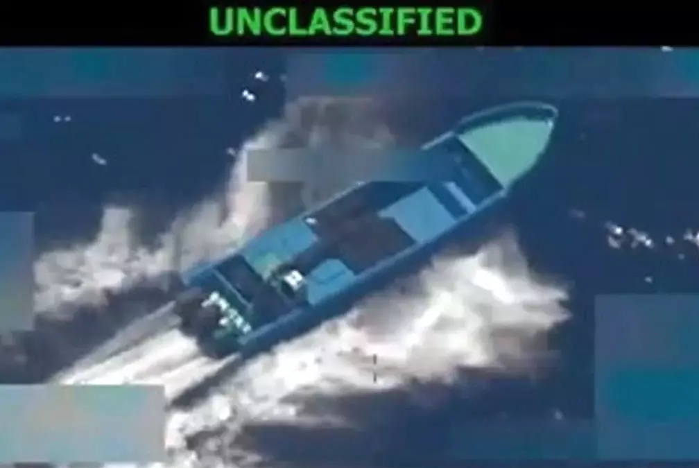 EU lanzó su primer ataque en el Océano Pacífico contra una supuesta lancha narcotraficante, dejando dos criminales muertos.