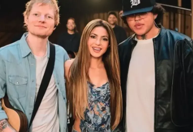 Shakira lanza nuevas versiones de algunas de sus canciones, entre ellas una colaboración inesperada junto a Ed Sheeran y Beéle en 'Hips Don’t Lie'