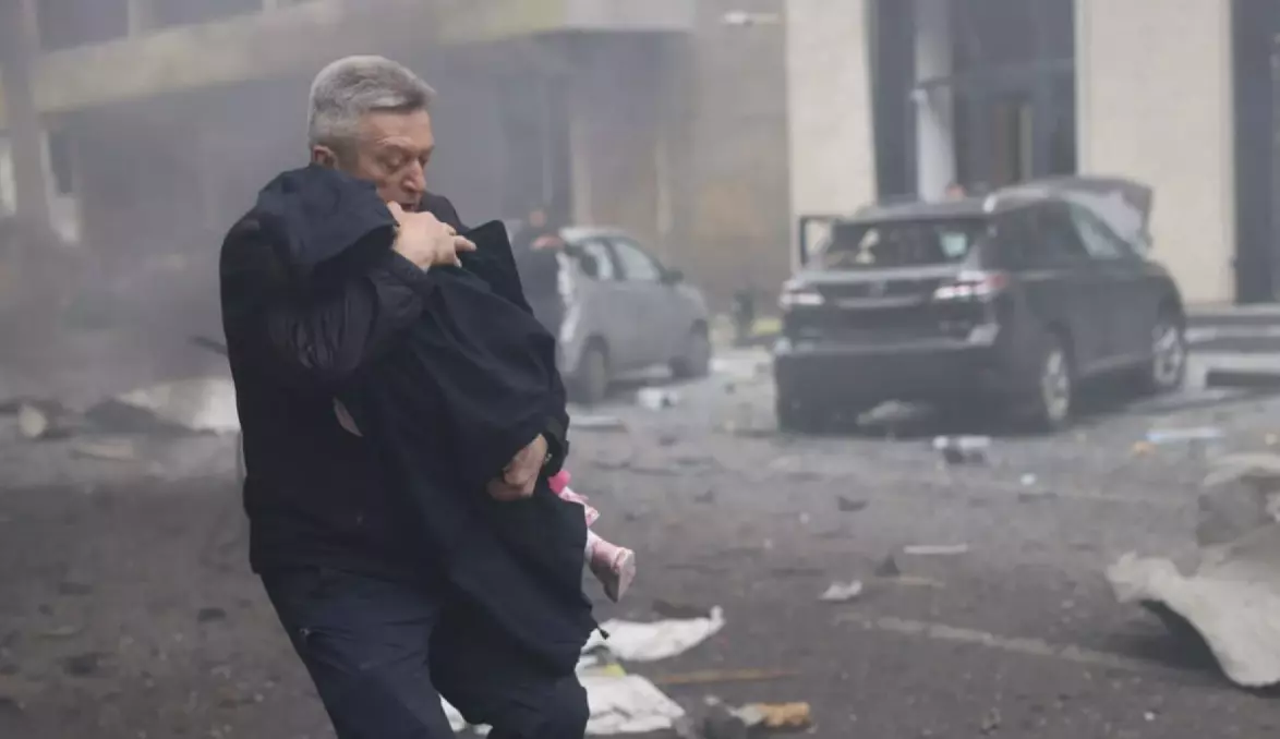 El presidente Zelenski condenó el asalto, calificándolo de