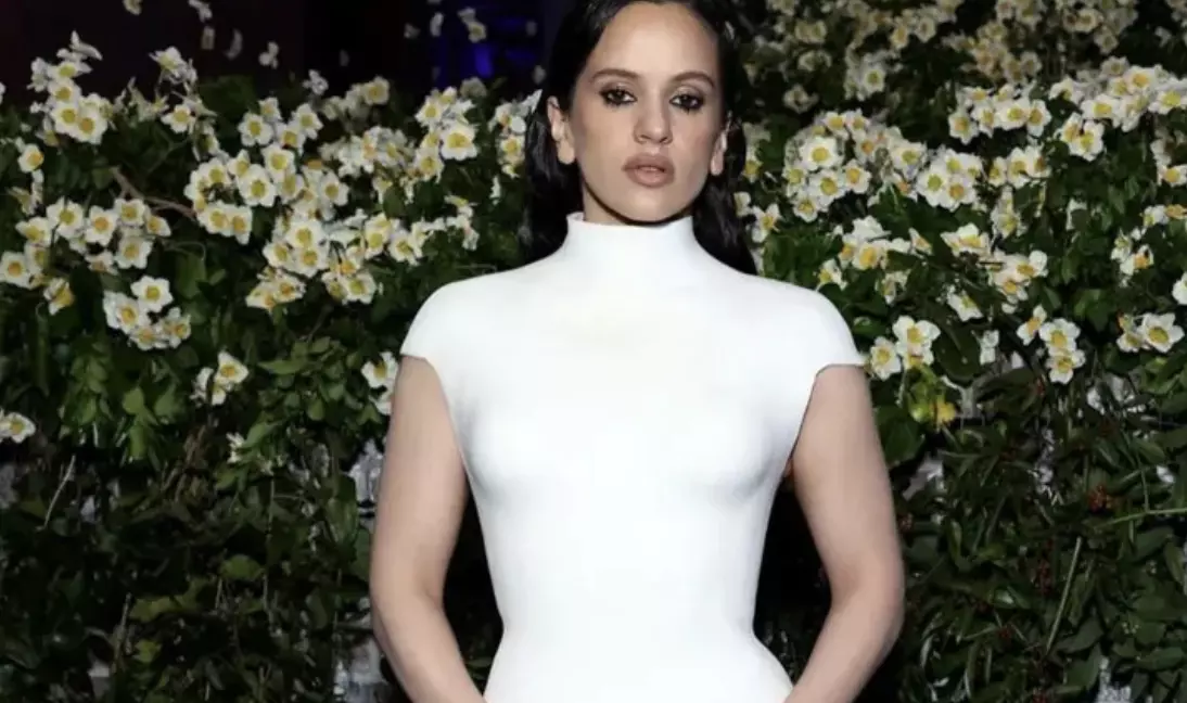 Rosalía desató el caos en Madrid con un evento sorpresa en Callao para promocionar su nuevo álbum.