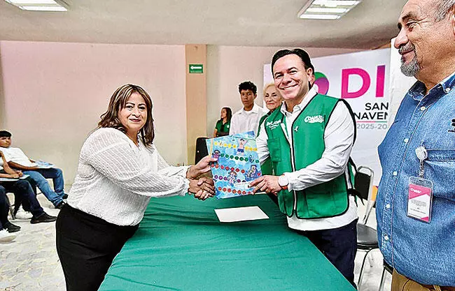 Hubo entrega de certificados a 50 alumnos de Primaria y Secundaria Abierta