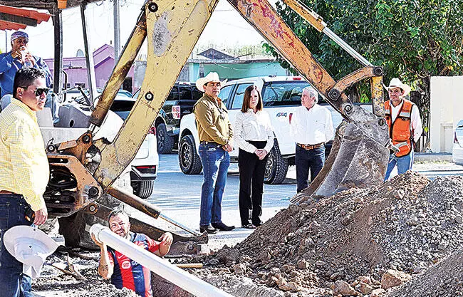 La Alcaldesa confirmó que la rehabilitación de las tomas domiciliarias avanza para mejorar el suministro de agua