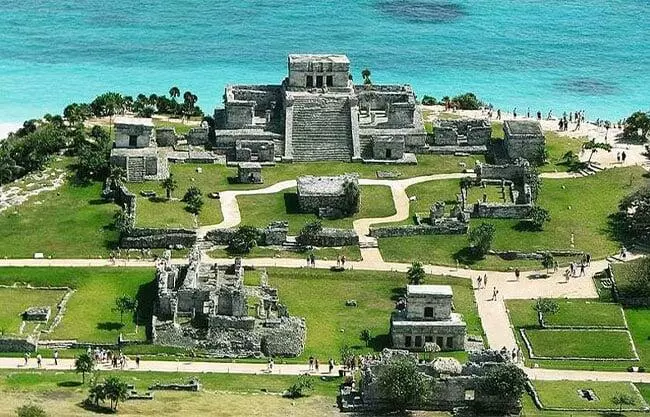 La SecretarÃa de Turismo avanza en estrategia integral para garantizar playas libres, infraestructura turÃstica y desarrollo sostenible en Tulum.