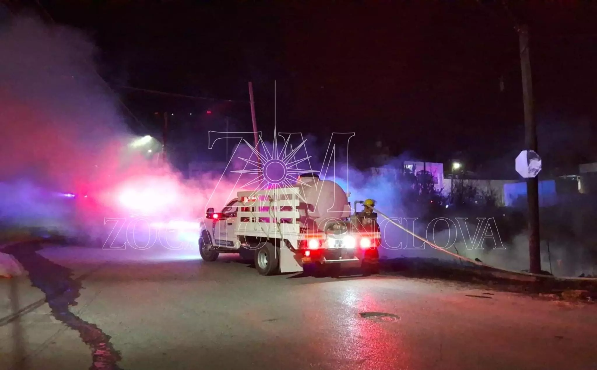 Tras varios minutos de intenso trabajo, los tragahumo lograron controlar el siniestro y sofocarlo por completo, evitando un incidente mayor.