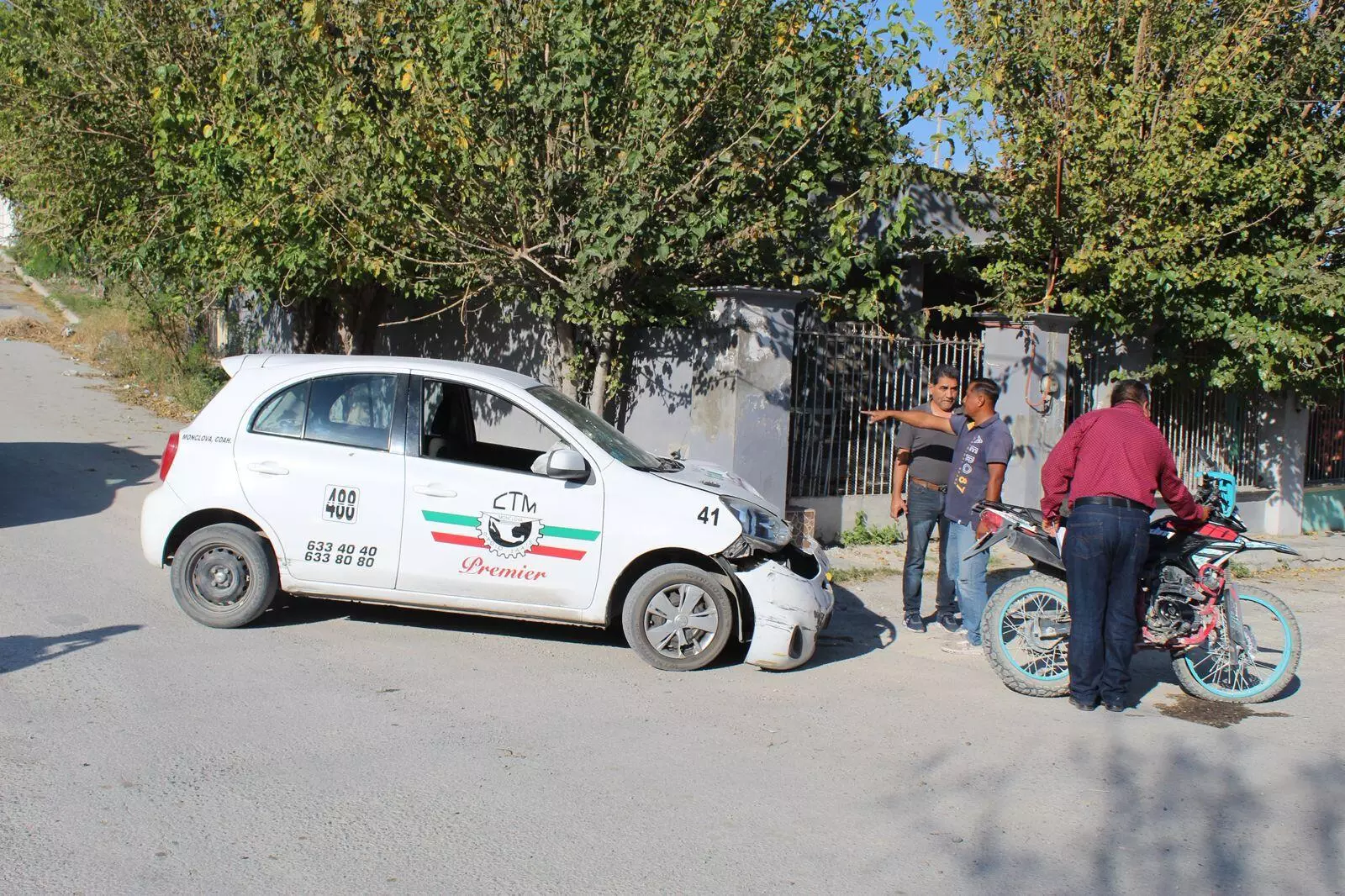 El accidente vial se registró en el cruce de las calles Mineros y Capitán Gustavo Elizondo, en la colonia Monclova 400.